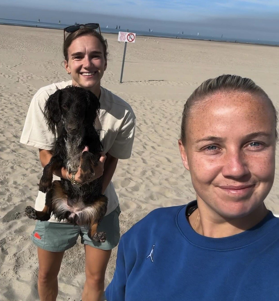 Beth Mead Is De Vriendin Van Vivianne Miedema