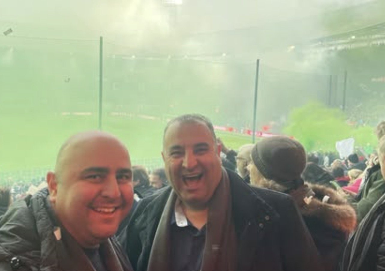 Salar Azimi In Het Voetbalstadion