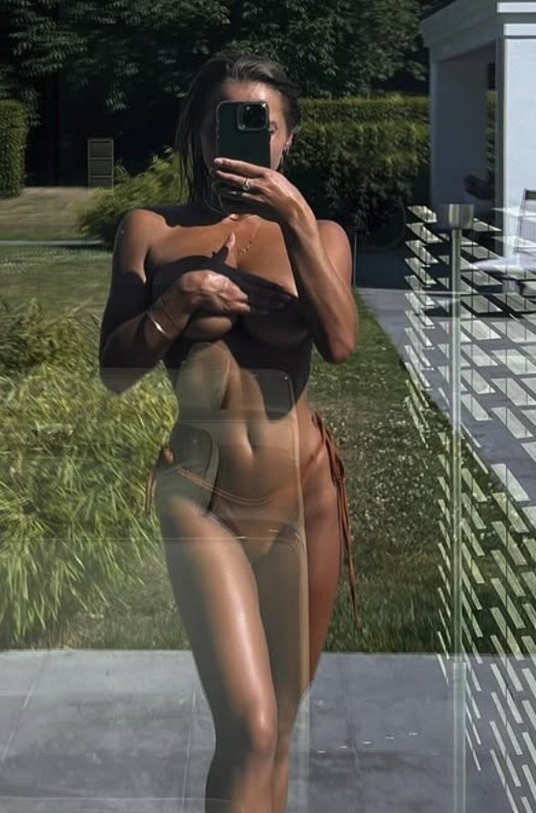 Luna Stevens Naakt 23