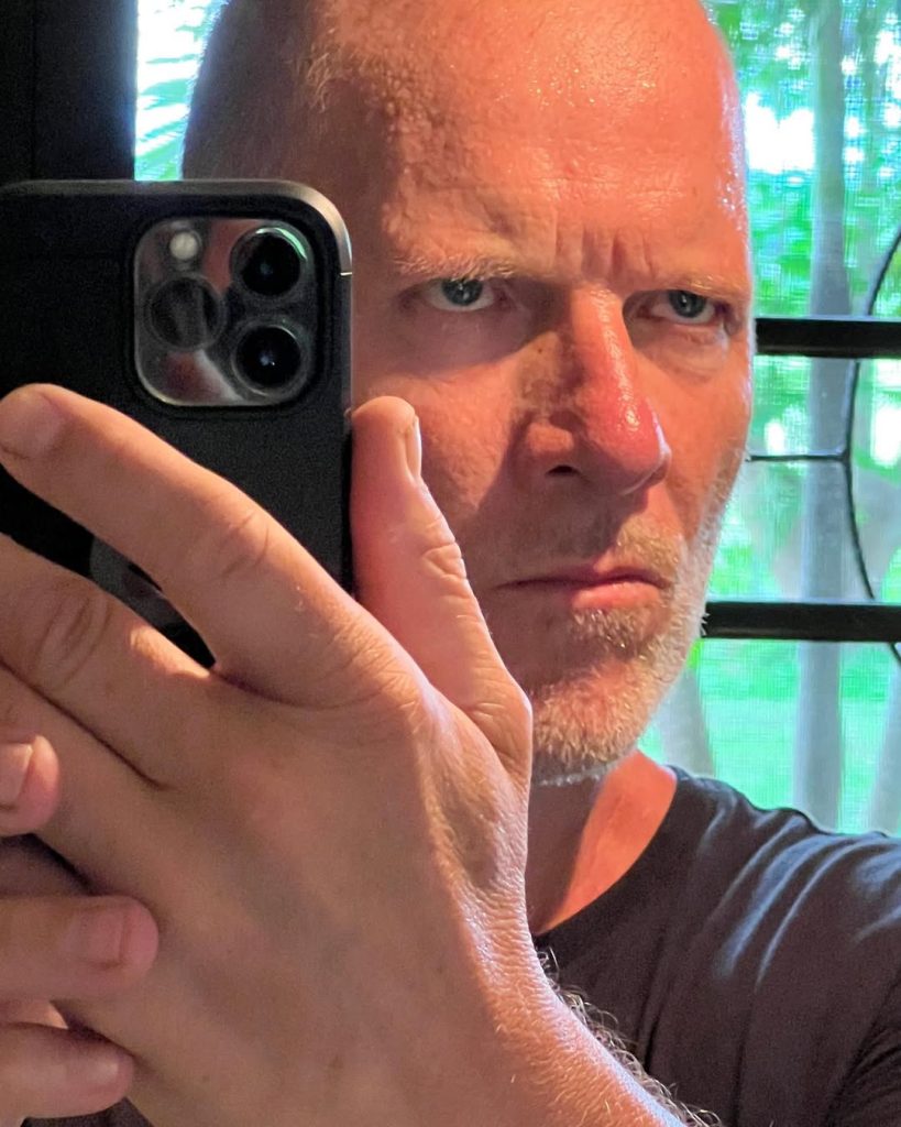 Maxim-hartman-selfie