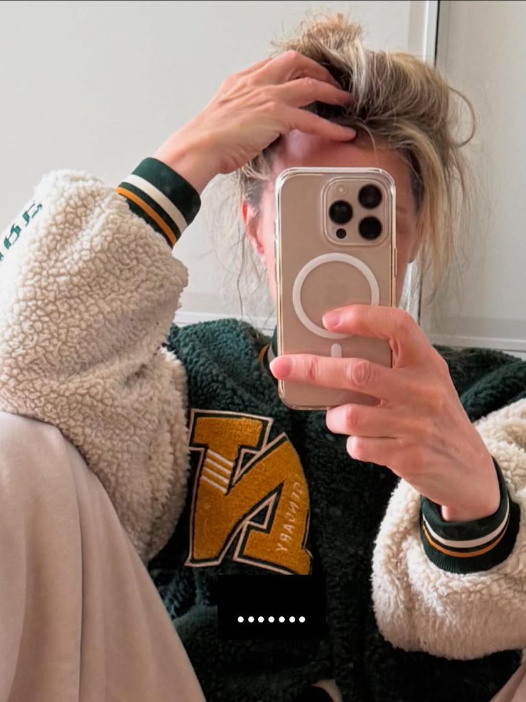 Astrid-holleeder-selfie-zonder-gezicht-2