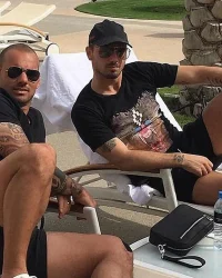 Dit zijn de broers van Wesley Sneijder.v1