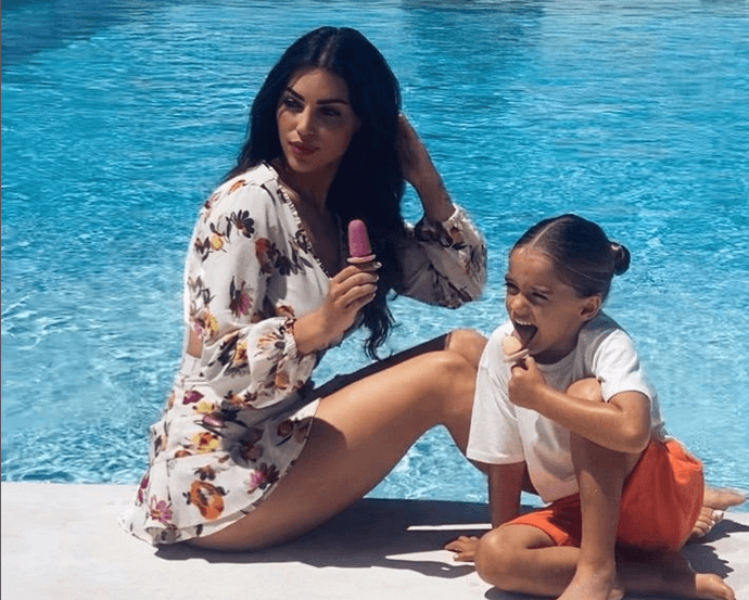 De zoon van Wesley Sneijder en Yolanthe Cabau heeft Messi ontmoet