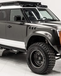 Apocalypse Manufacturing Bouwt Eerste 6×6 Land Rover Defender