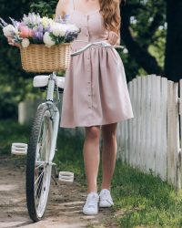 Fietsen Met Een Jurk