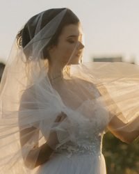 Vrouw In Bruiloft Jurk